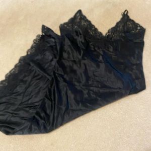 VENTURA VINTAGE BLACK SATINY NYLON EMBROIDERED LACE FULL SLIP